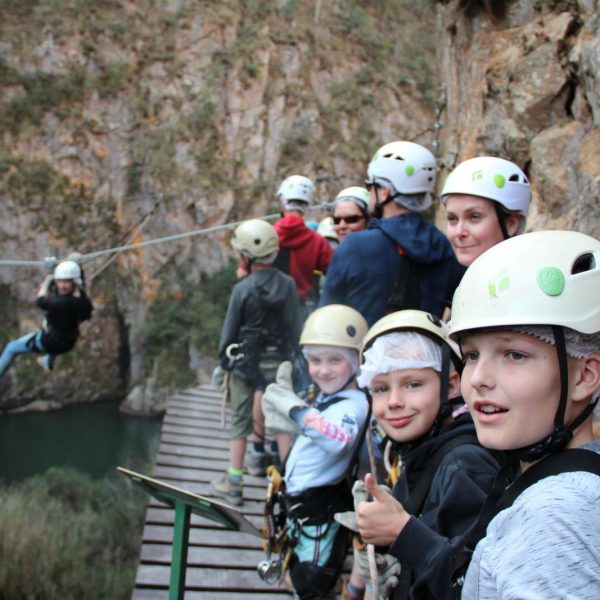 Drie generatie reizen,  groep vrienden of meerdere gezinnen.