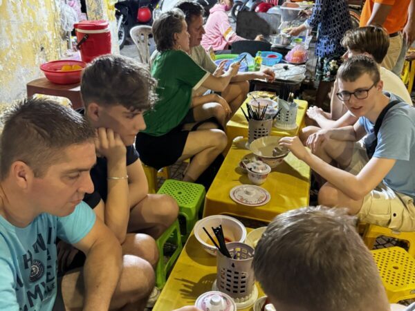 Streetfood in Vietnam en Cambodja eten op straat, doen of niet?