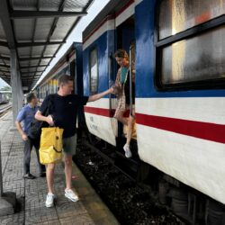 Slapen in een rijdende ijzeren doos onze nacht in de trein naar Sapa