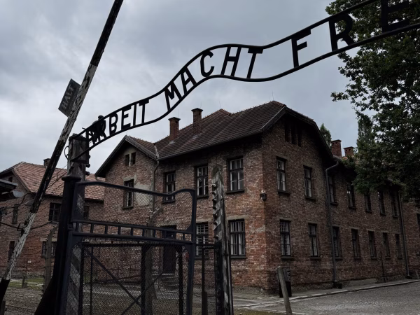Bezoek aan Auschwitz: indrukwekkend, confronterend en noodzakelijk